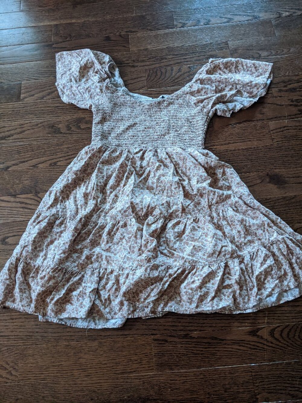 Women's Medium Tan Flowered Dress